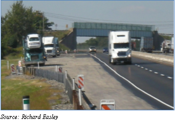 Roving site weigh station on a gravel pullout along roadway. Source: Richard Easley.