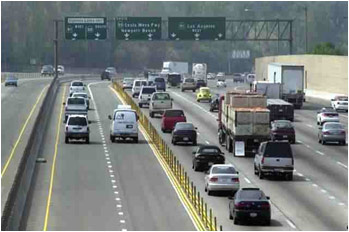 figure 20 - photo - Photograph showing SR-91 express lane in Orange County, CA