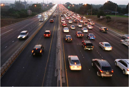 figure 27 - photo - Photograph showing high occupancy vehicle contra flow lane in Honolulu Hawaii