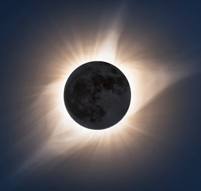 Solar eclipse of dark circle encompassed by light