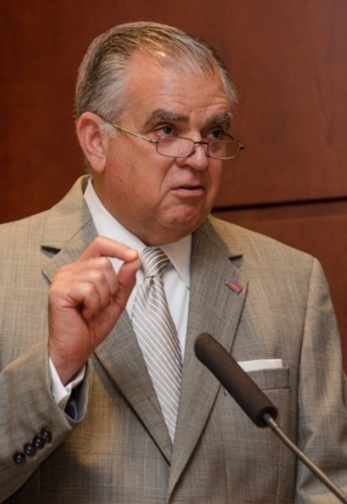 Photograph of Secretary of Transportation Ray LaHood addressing summit attendees