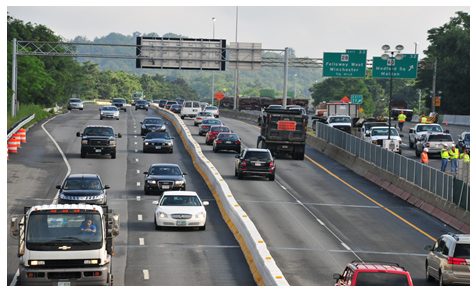 Photo shows that the four northbound lanes have been divided and used for counterflow operations, with two lanes heading north and two lanes heading south, while the southbound lanes are closed.